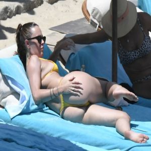 50 fotos em que Rumer Willis exibe curvas deslumbrantes em Mykonos