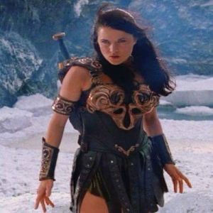 Após 27 anos, veja como está a atriz de ‘Xena a Princesa Guerreira’ 
